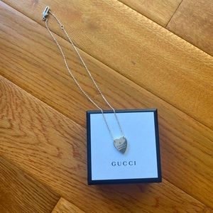 SILVER GUCCI HEART NECKLACE
